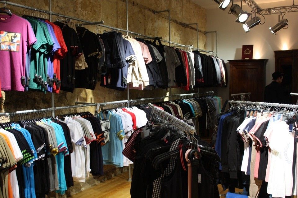 Eclairage boutique Les mauvais Garcons à Bordeaux par MEGALUX 33